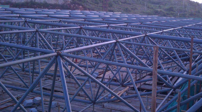 乌鲁木齐概述网架加工中对钢材的质量的过细恳求